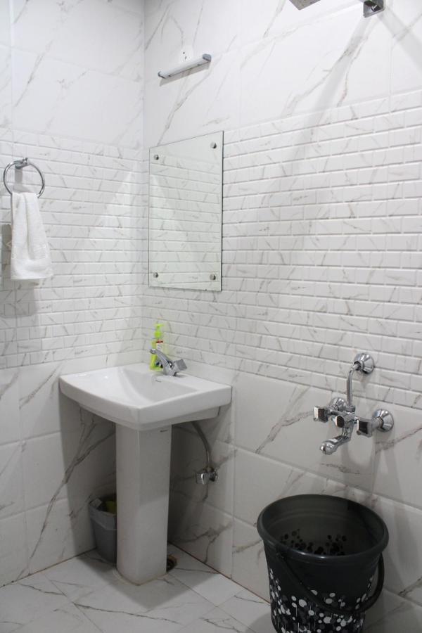 Him Aashrey B&B Homestay Шимла Экстерьер фото