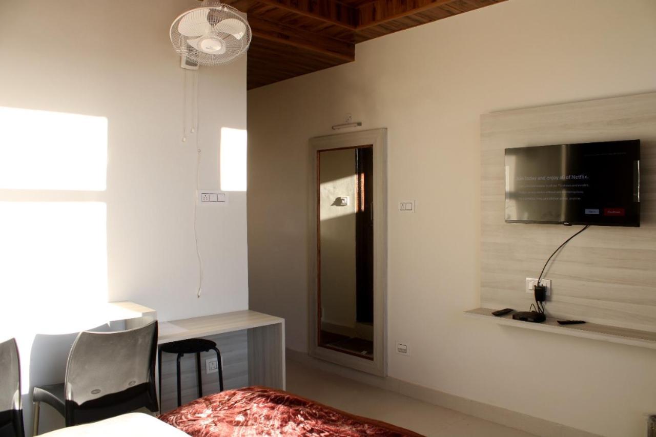 Him Aashrey B&B Homestay Шимла Экстерьер фото