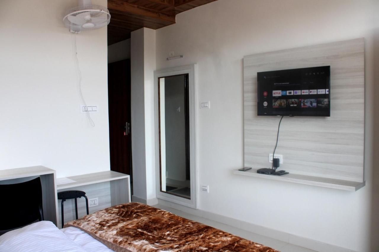 Him Aashrey B&B Homestay Шимла Экстерьер фото